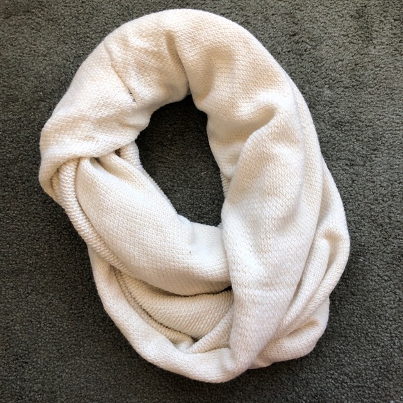 H&M Accessories - H&M cream chunky knit infinity scarf